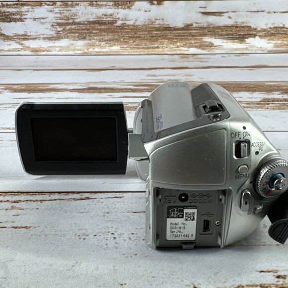 Panasonic Palmcorder SDR-H18 30 GB HDD Digital Camcorder No Battery or Charger - Picture 3 of 7